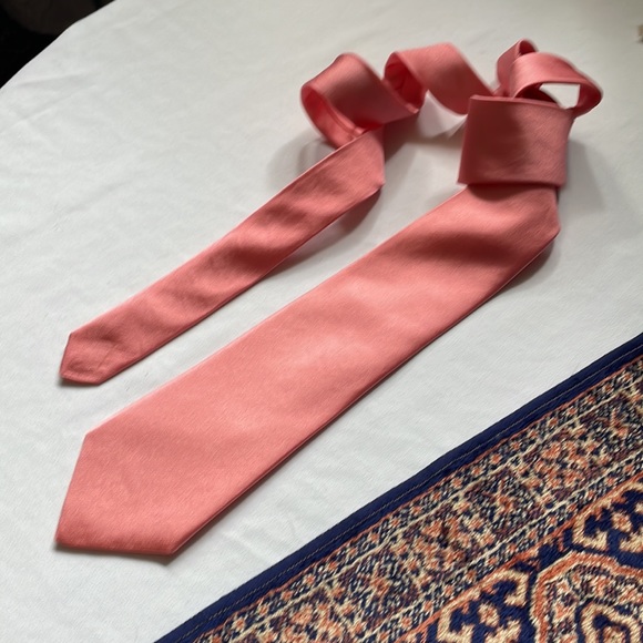Turnbull & Asser hand made in England solid pink twill Silk tie - Picture 5 of 5
